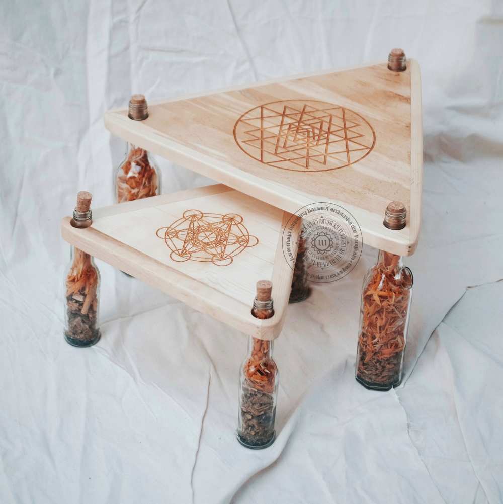 /storage/photos/1/!! Produk Orgonite Djawa/!! Orgon X AFAIK/TRIANGULAR ALTAR TABLE WITH SACRED GEOMETRY/1.jpg